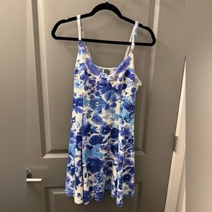 blue and white floral vintage dress